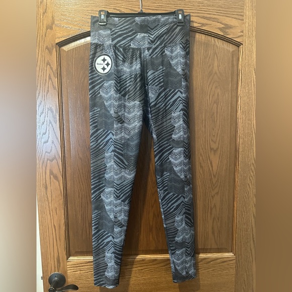 Women’s zubaz Pittsburgh Steelers leggings - Picture 1 of 6